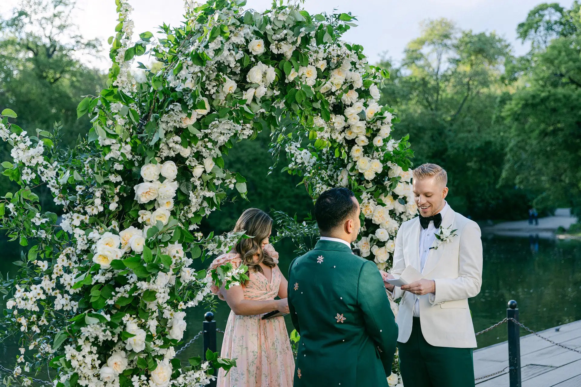 A New York City Real Wedding David Austin Wedding and Event Roses