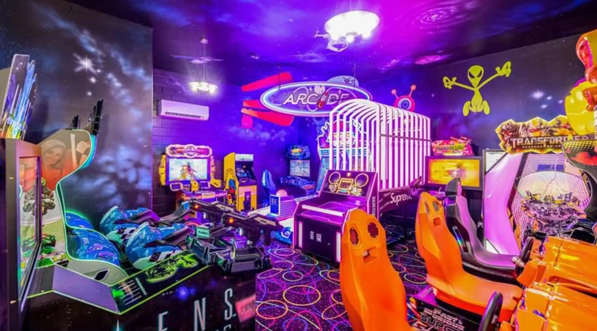 Florida Home With Its Own Casino & Arcade (PHOTOS)