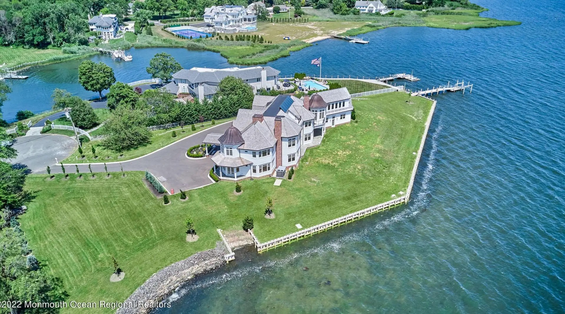 7.95 Million Waterfront New Build In Rumson, New Jersey (PHOTOS)