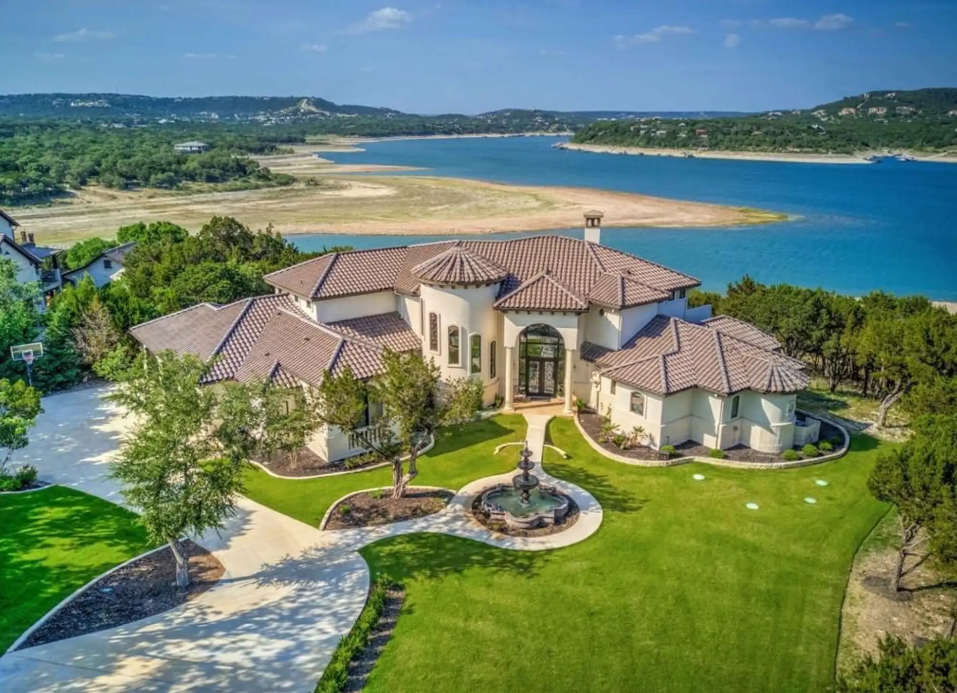 3.9 Million Lakefront Home In Jonestown, Texas (PHOTOS)