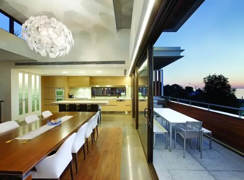 Contemporary Beachfront Home In Victoria, Australia With 9Car