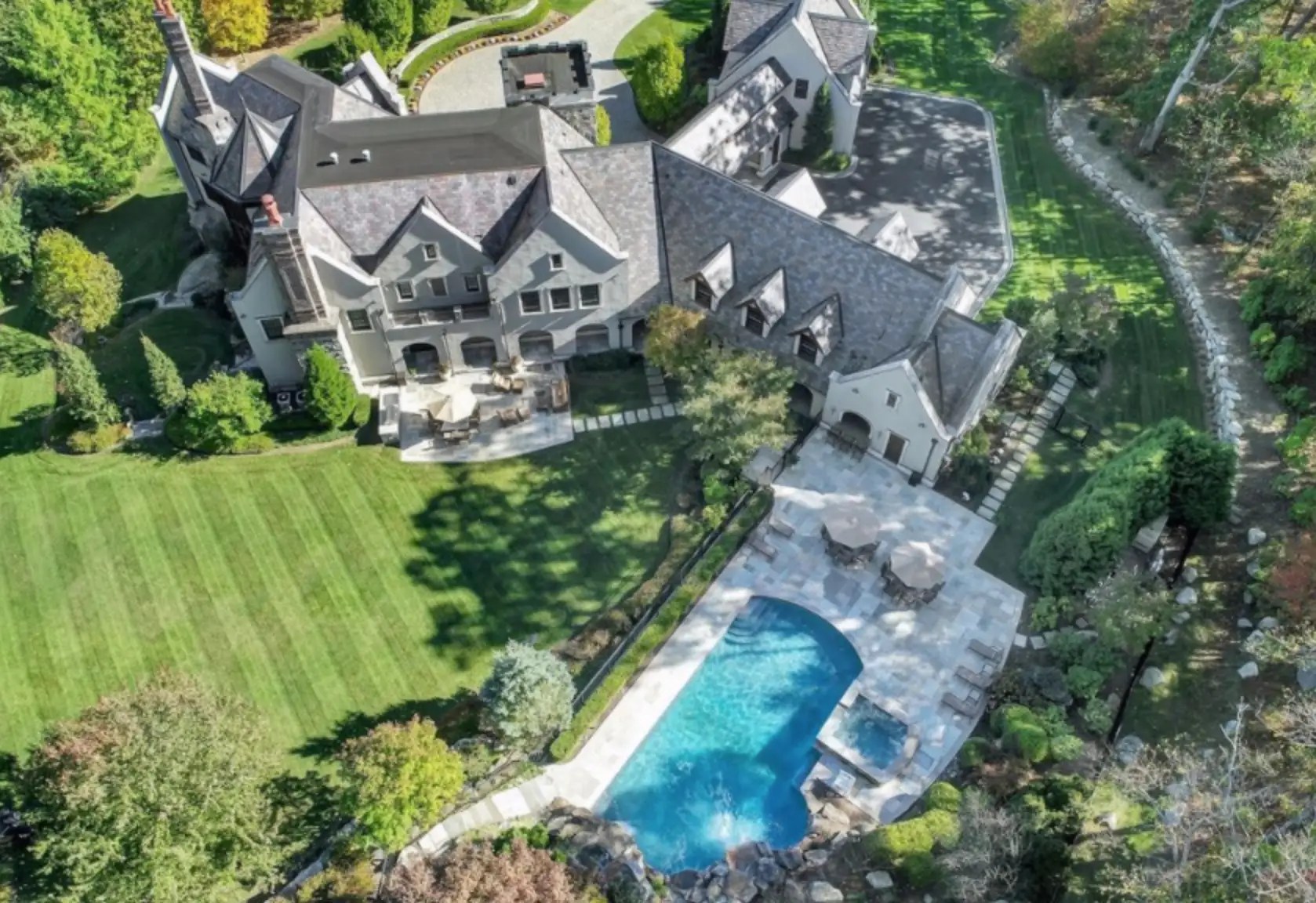 Teresa Giudice & Boyfriend Buy New Jersey Mansion For 3.35 Million