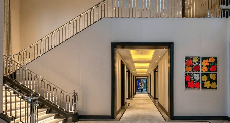 Billionaire Casino Mogul Steve Wynn Lists Beverly Hills Mansion For