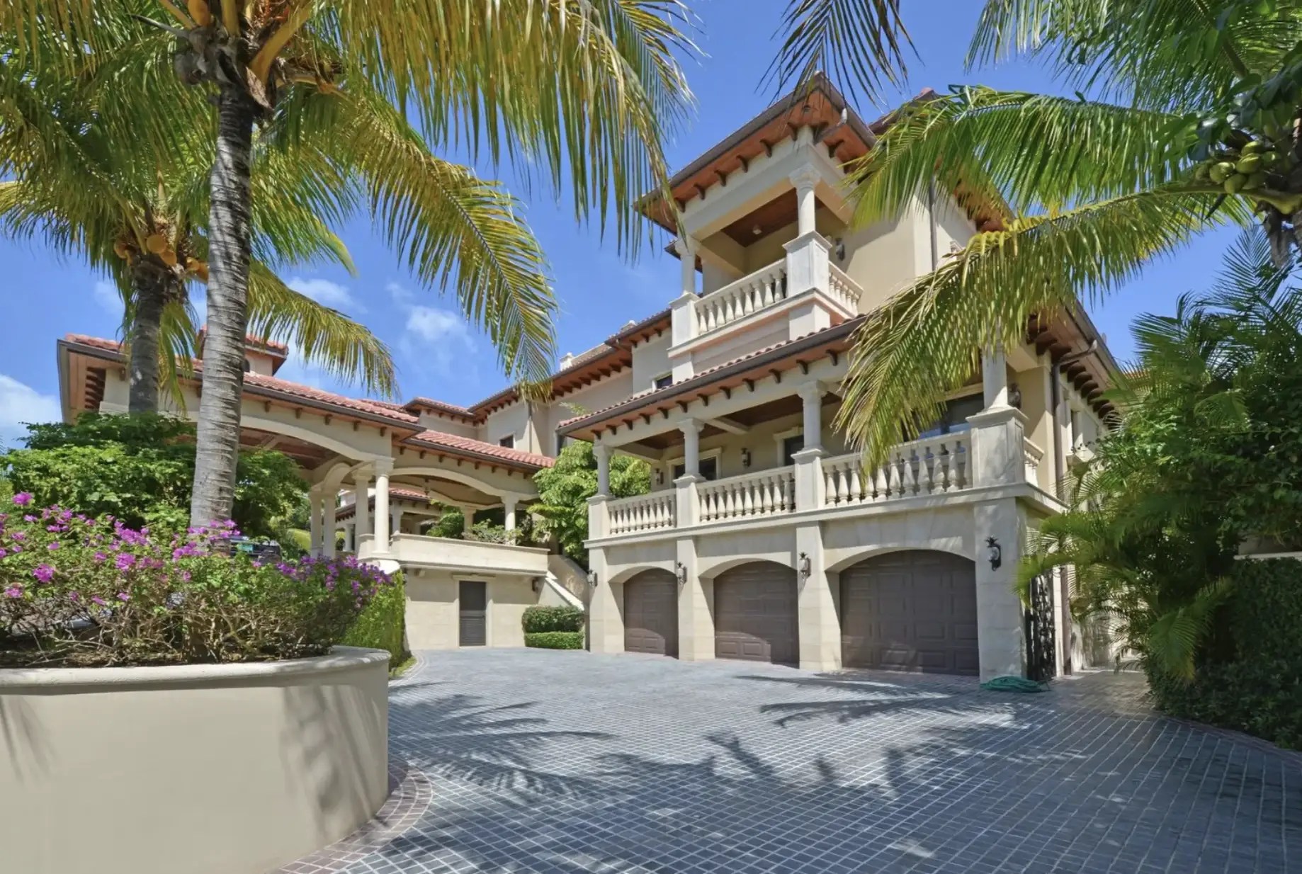 32 Million Beachfront Home In The Bahamas (PHOTOS) Homes of the Rich