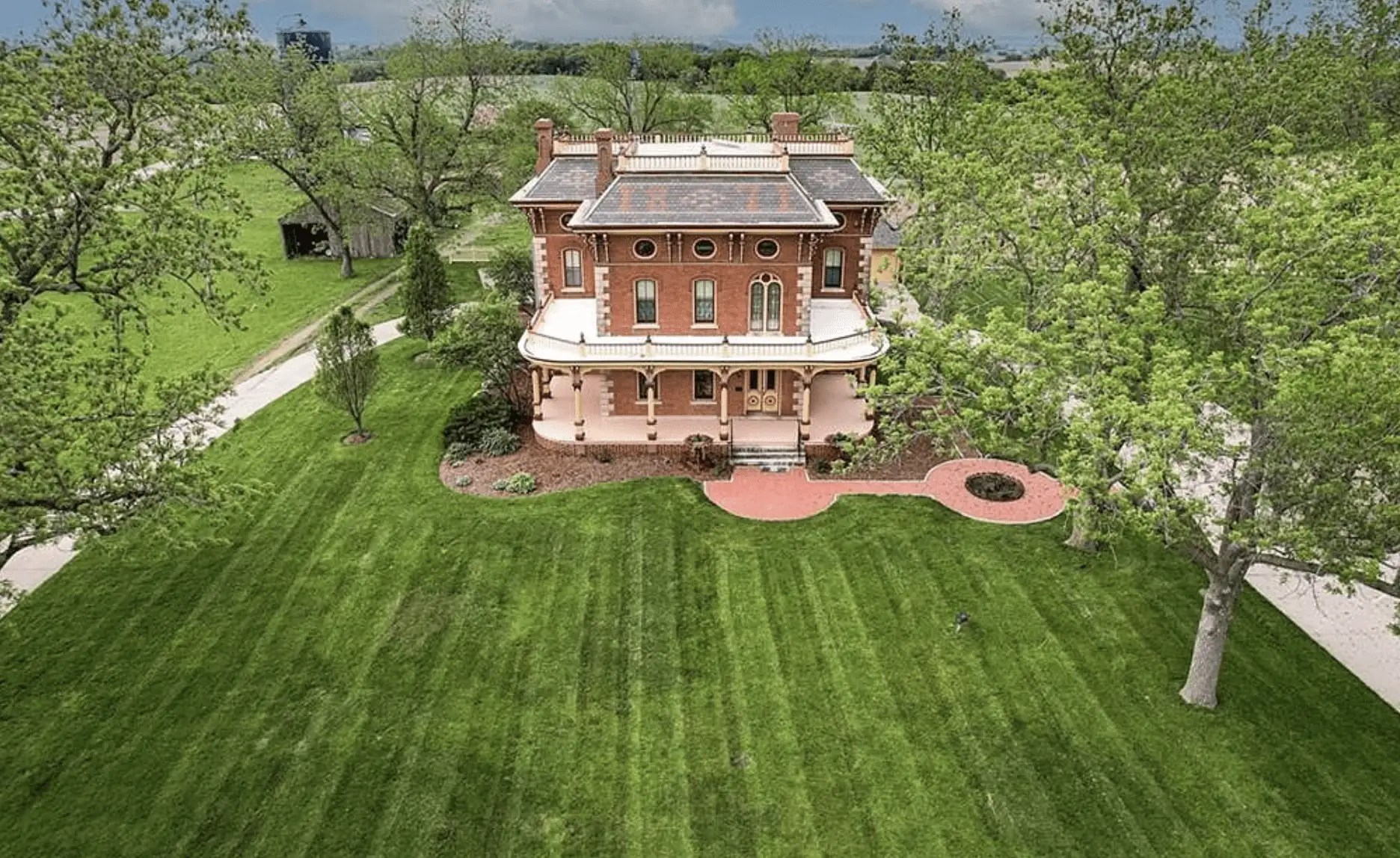 Historic 3Story Brick Home In Pella, Iowa For 850,000 (PHOTOS