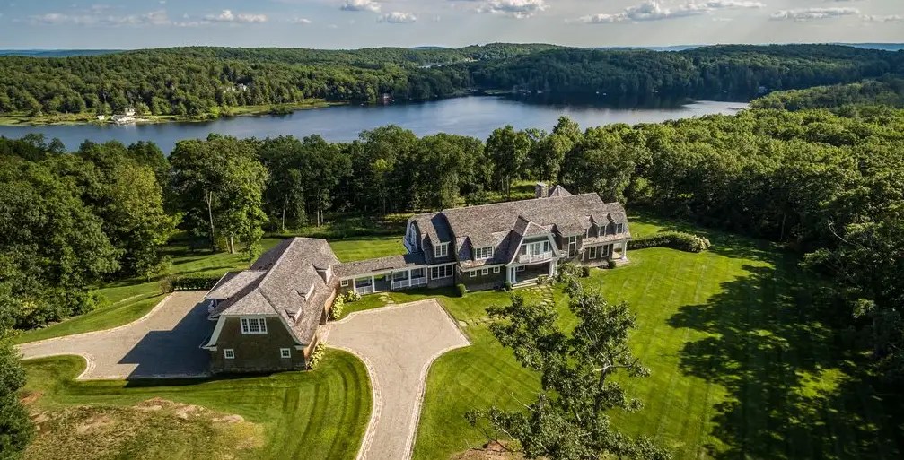 Lakefront Home On 72 Acres In Kent, Connecticut Homes of the Rich