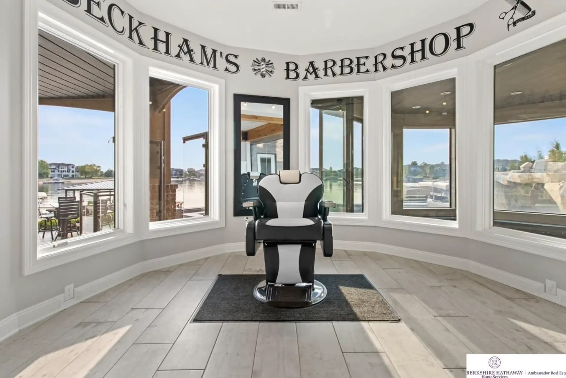 Waterfront Home In Nebraska With Indoor Pool (PHOTOS)