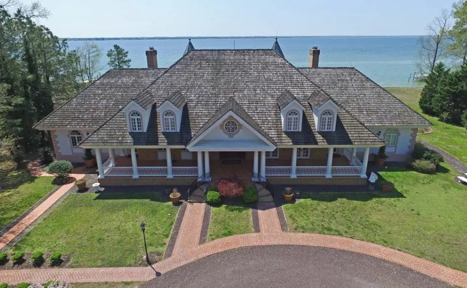 2.9 Million Waterfront Home In White Stone, Virginia Homes of the Rich