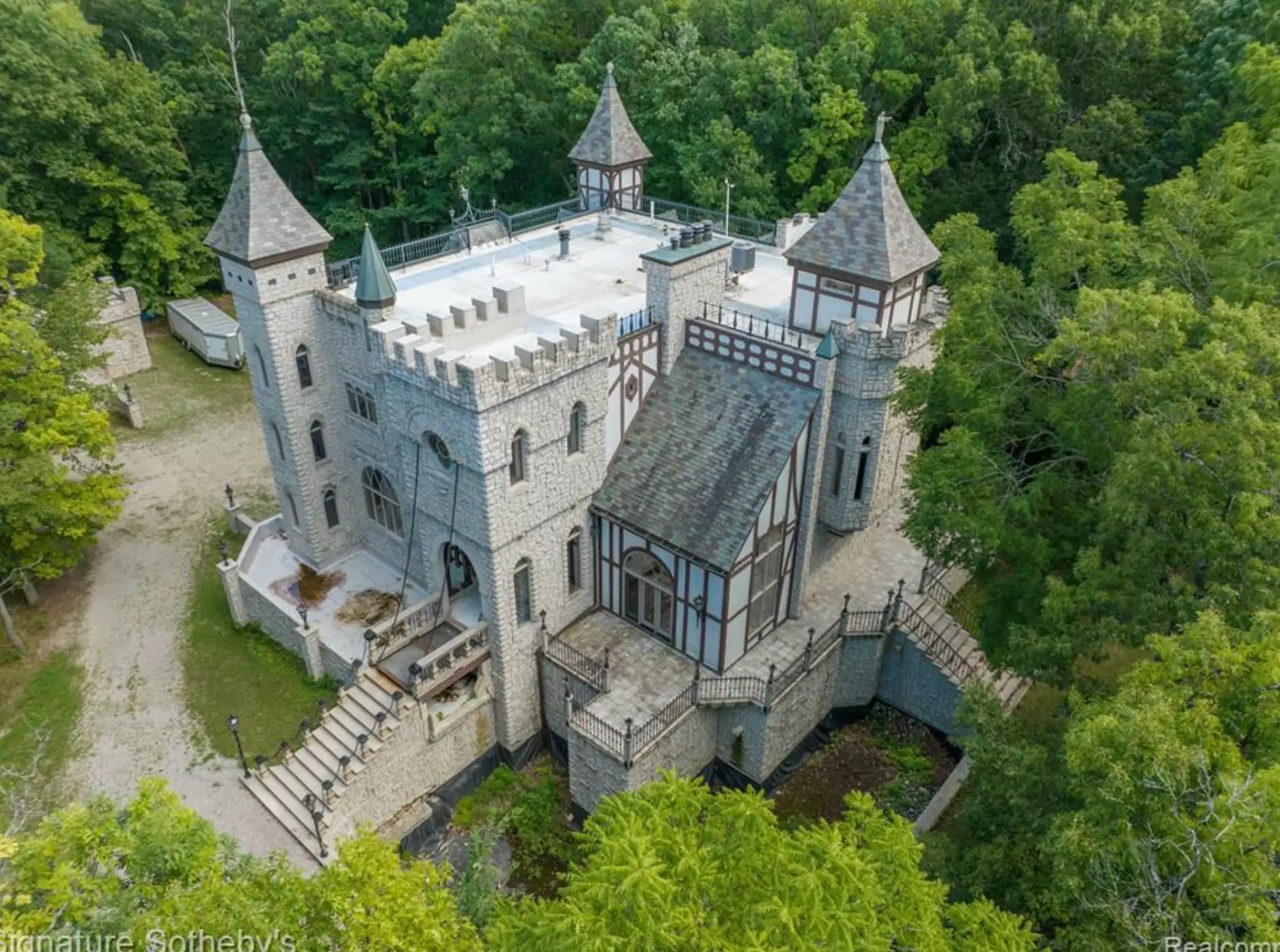 Your Very Own Castle In Rochester, Michigan (PHOTOS)
