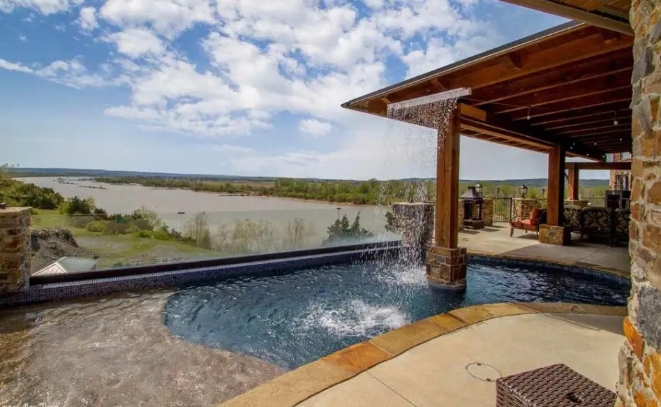 2.5 Million Riverfront Home In Conway, Arkansas Homes of the Rich