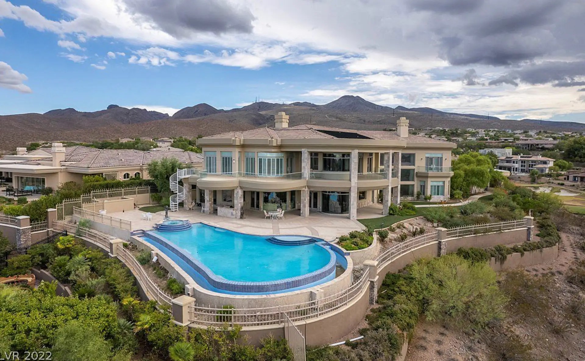 10 Million Contemporary Home In Nevada (PHOTOS)