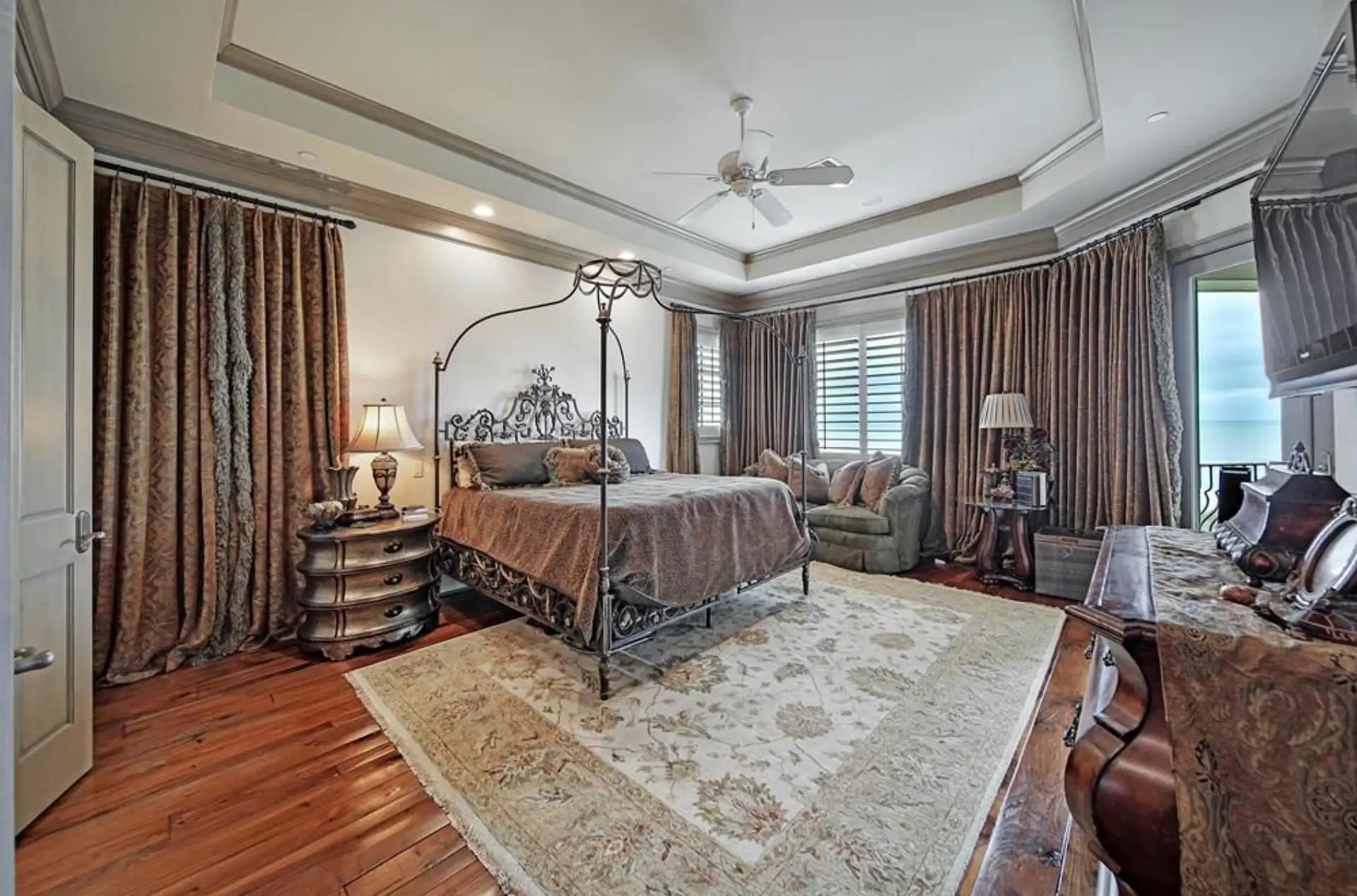 Fully Furnished Oceanfront Home In Texas (PHOTOS)