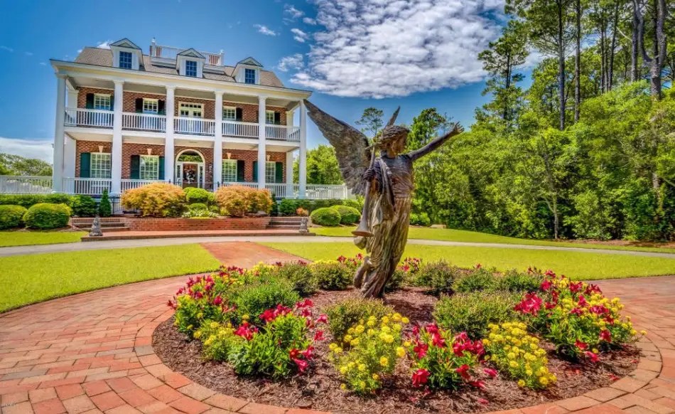 Plantation Style Waterfront Home In Newport, North Carolina Homes of
