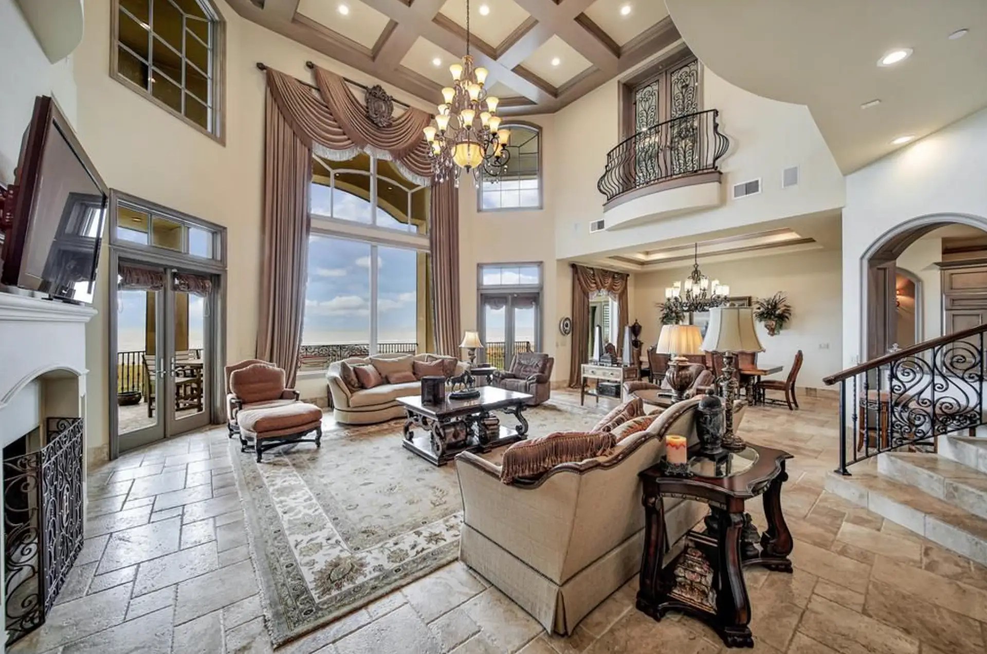 Fully Furnished Oceanfront Home In Texas (PHOTOS)