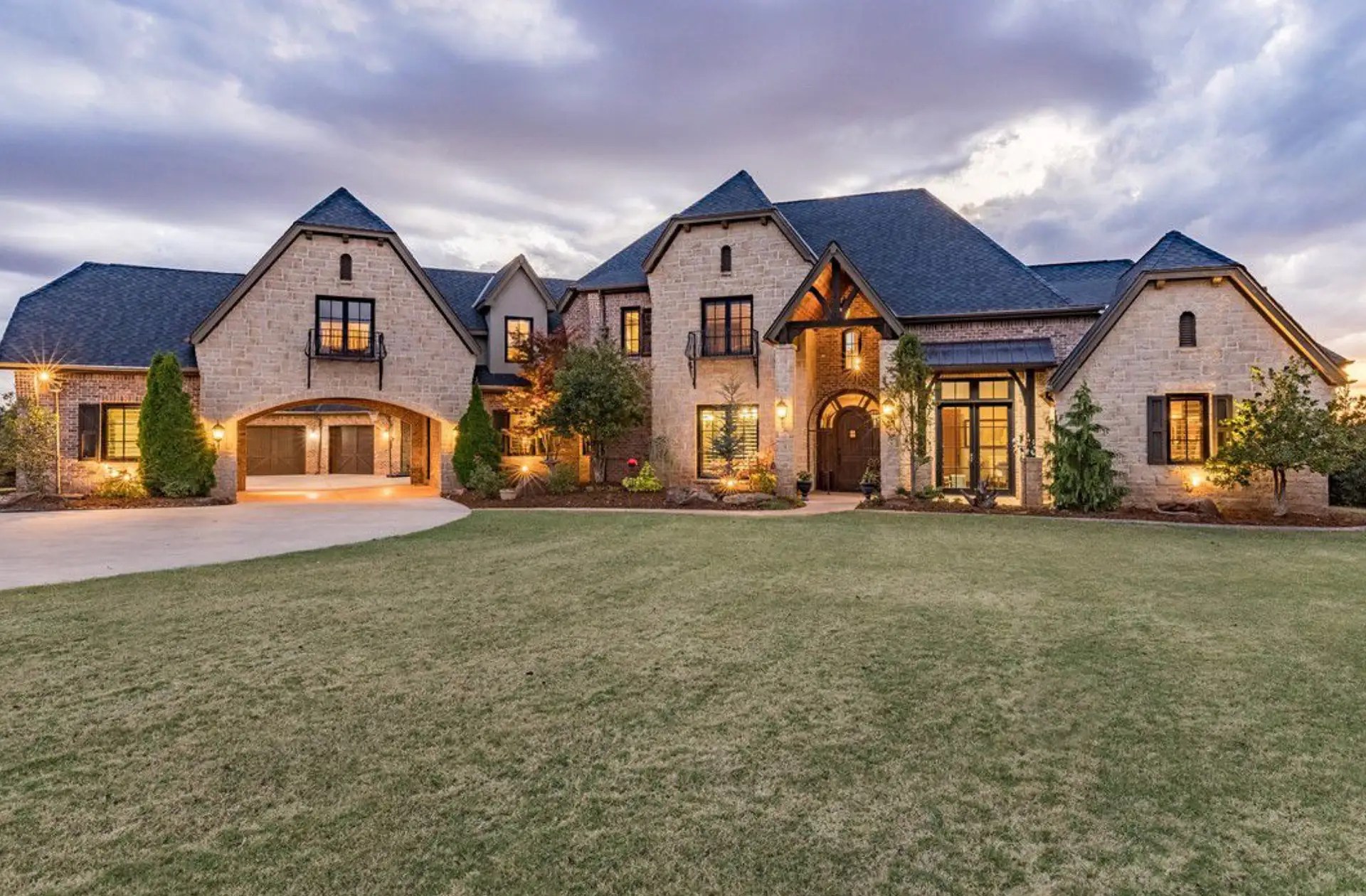 Oklahoma Home On Over 5 Acres (PHOTOS + 3D TOUR)