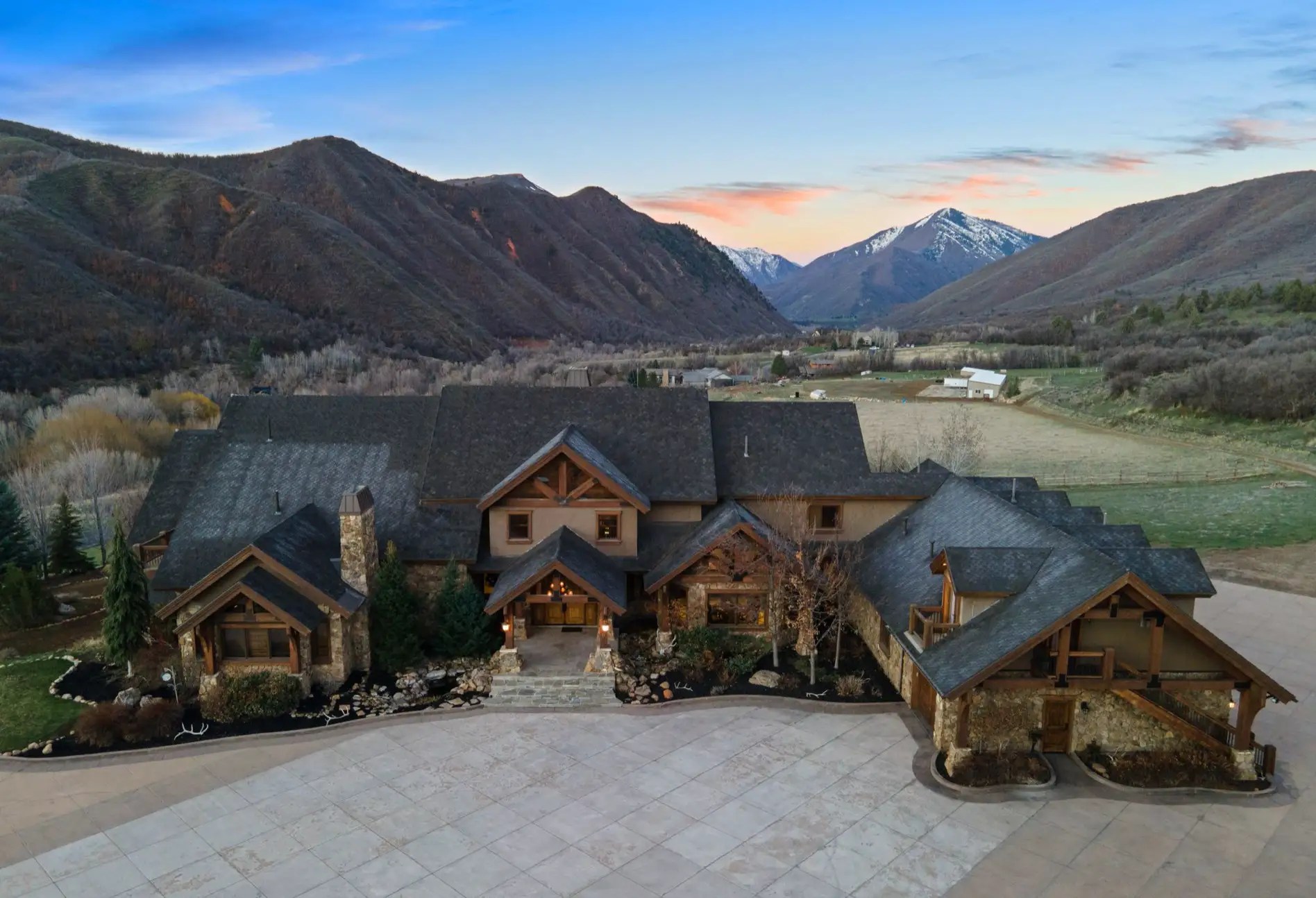 Utah Home On 100 Acres With 3 Kitchens (PHOTOS)