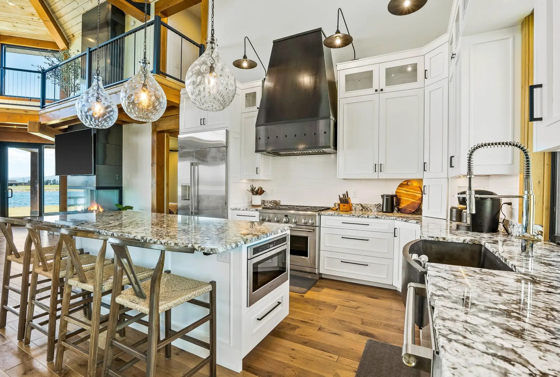 Luxury Waterfront Home In Kalispell, Montana (PHOTOS)