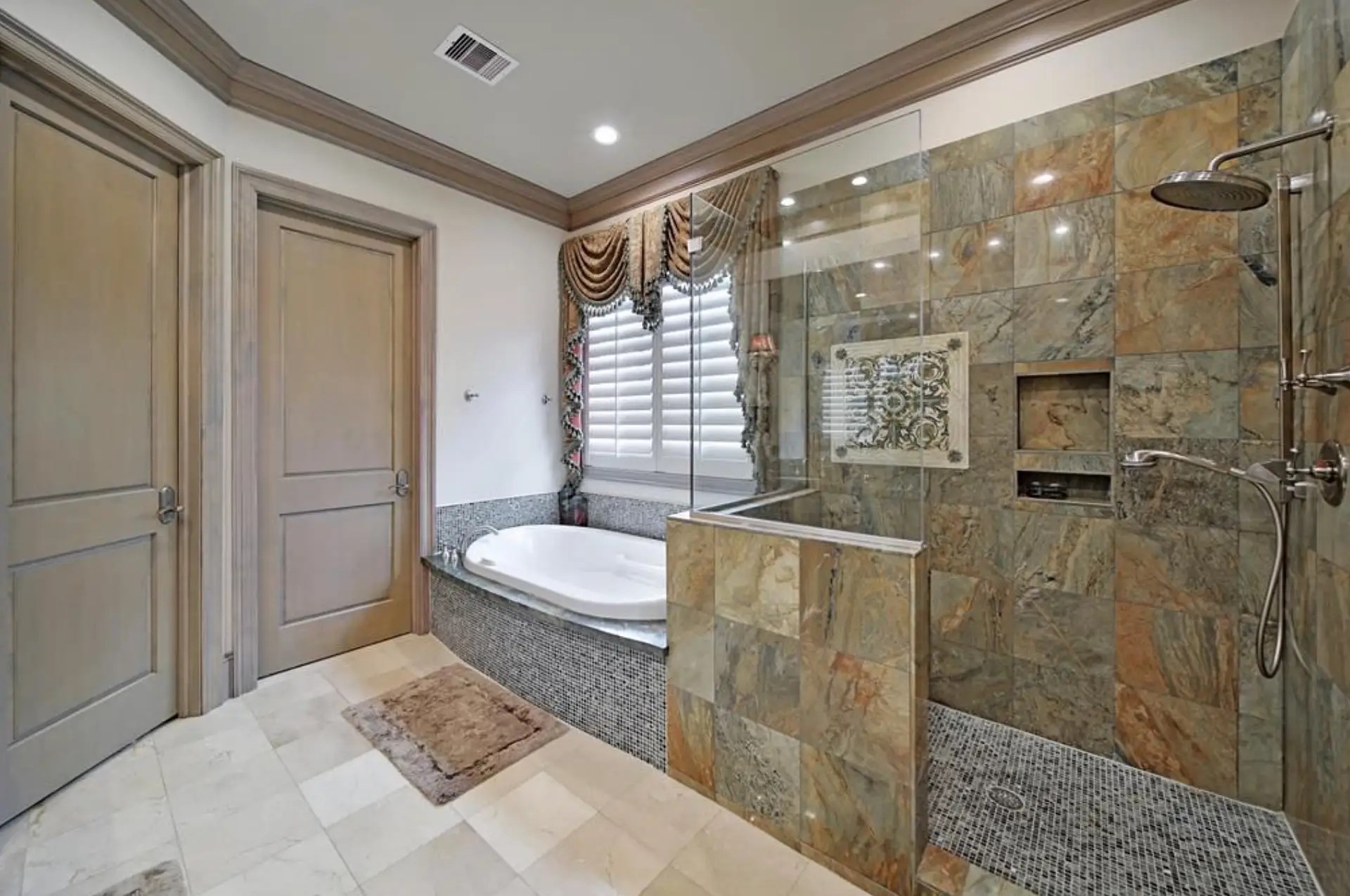 Fully Furnished Oceanfront Home In Texas (PHOTOS)