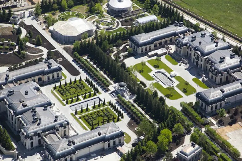 75,000 Square Foot Identical Palaces In Moscow, Russia Homes of the Rich