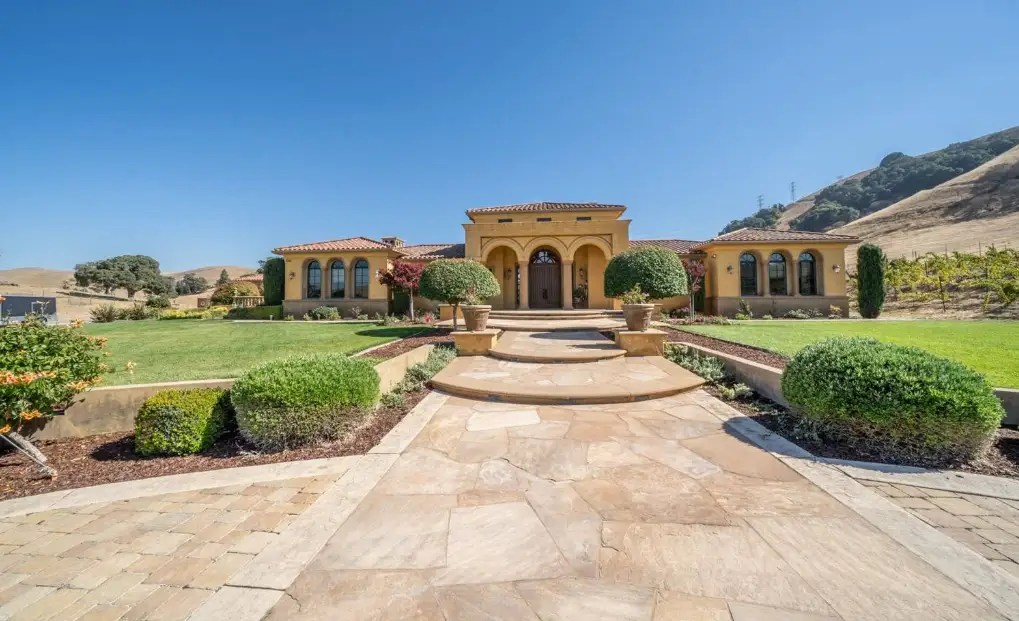96 Acre Vineyard Estate In Sunol, California Homes of the Rich