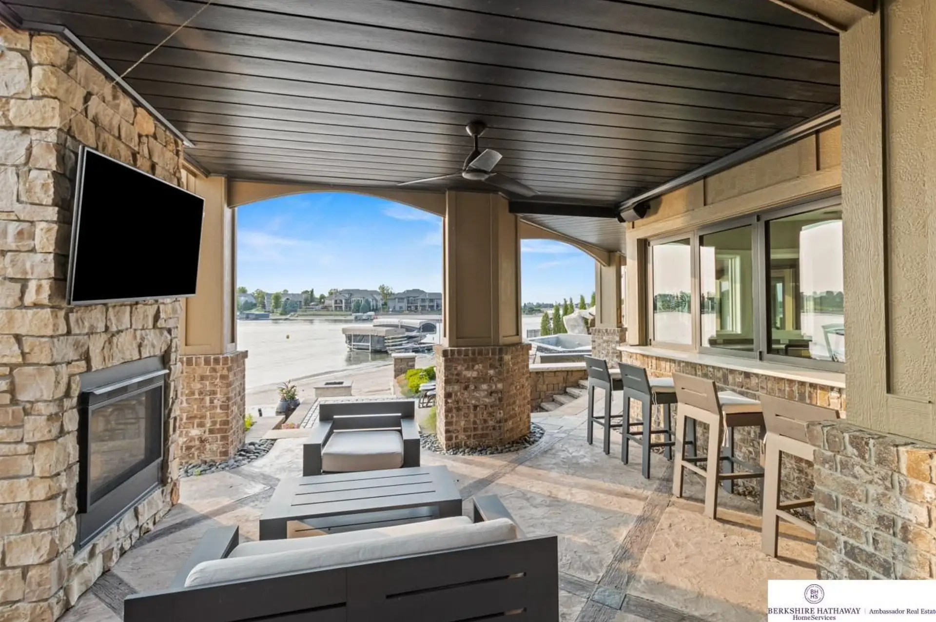 Waterfront Home In Nebraska With Indoor Pool (PHOTOS)