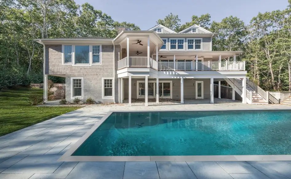 Shingle Style New Build In Southampton, New York Homes of the Rich