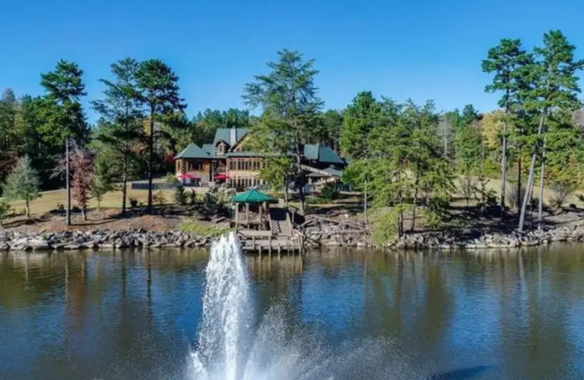 Home On 148 Acres In Stanley, North Carolina Homes of the Rich