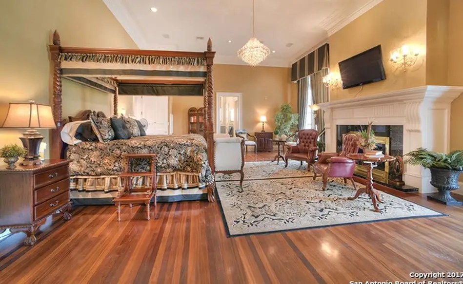 250 Acre Estate In Karnes City, Texas Homes of the Rich