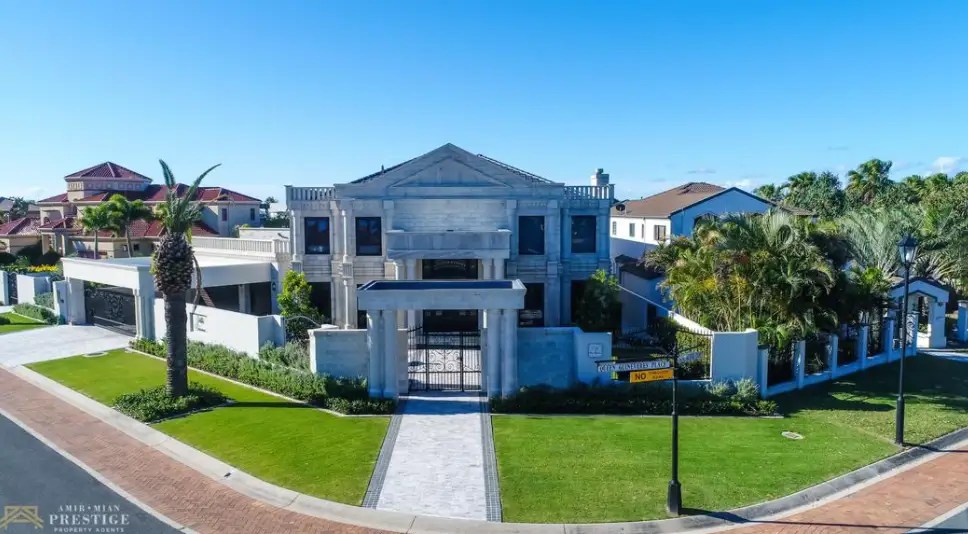 Villa Verona A Waterfront Estate In Queensland, Australia Homes of