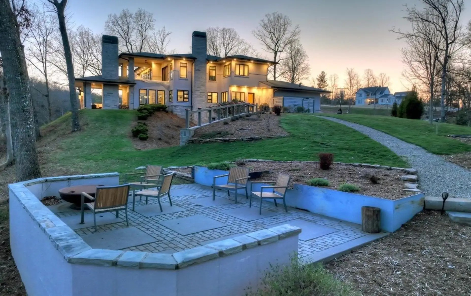 Lakefront Home In Blairsville, (PHOTOS)