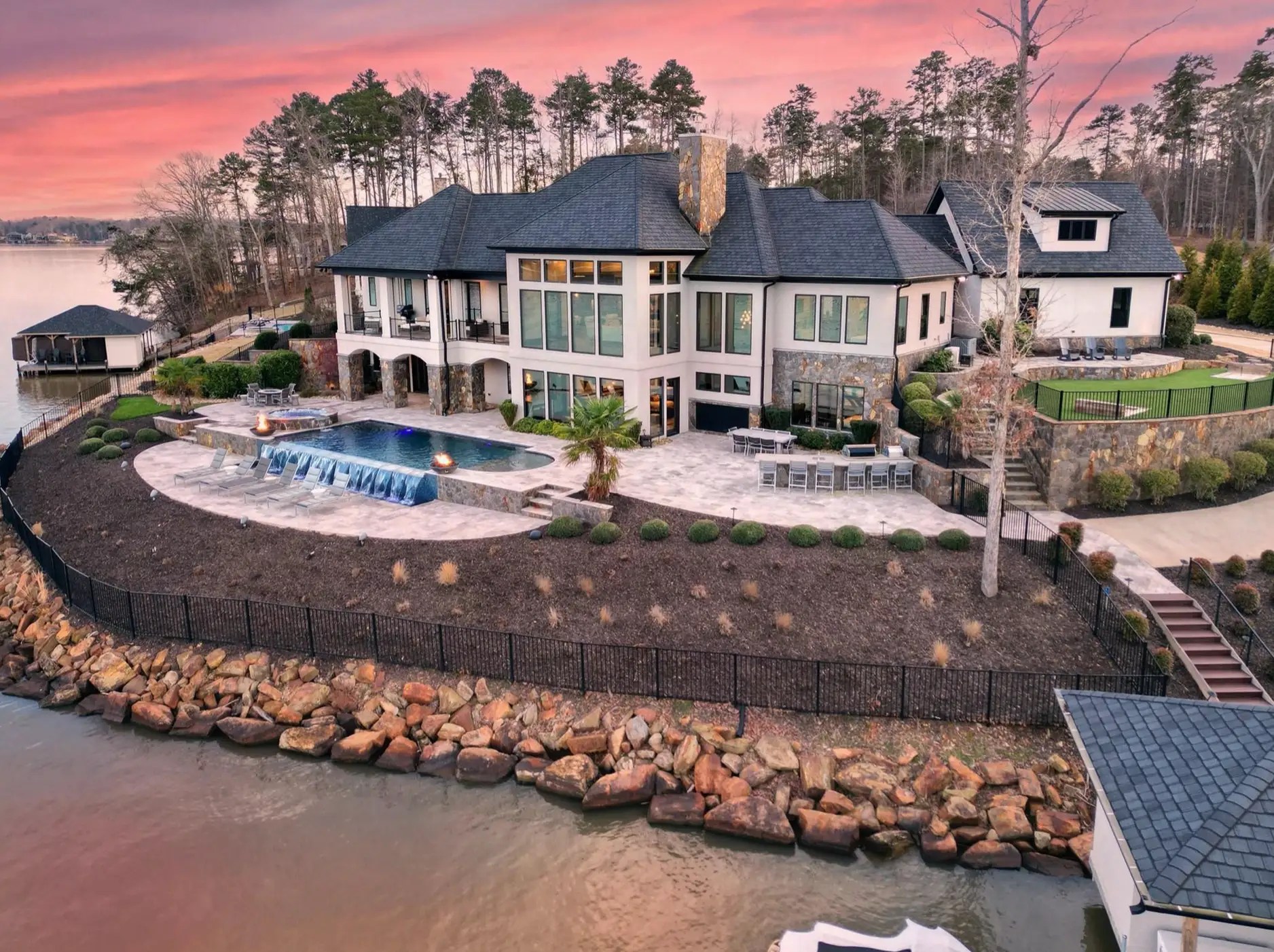 5 Million Lakefront Home In North Carolina (PHOTOS)