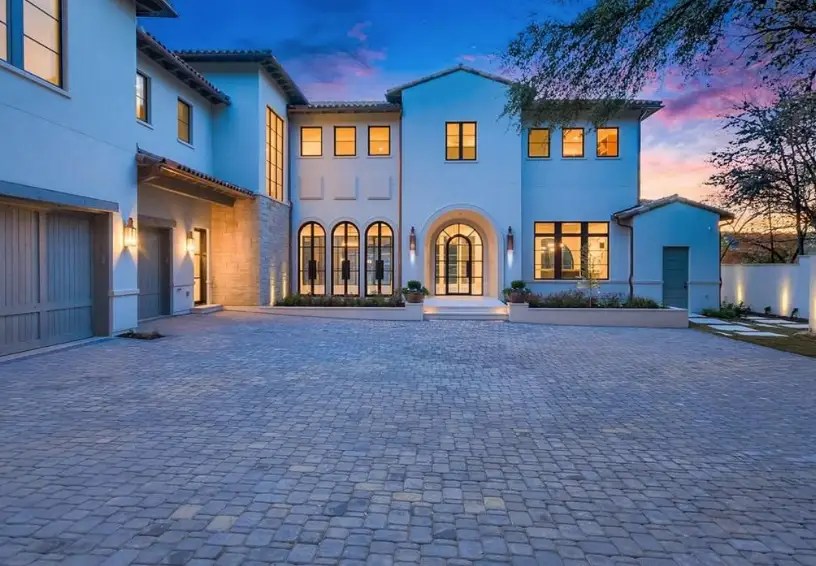 Lakefront New Build In Austin, Texas Homes of the Rich