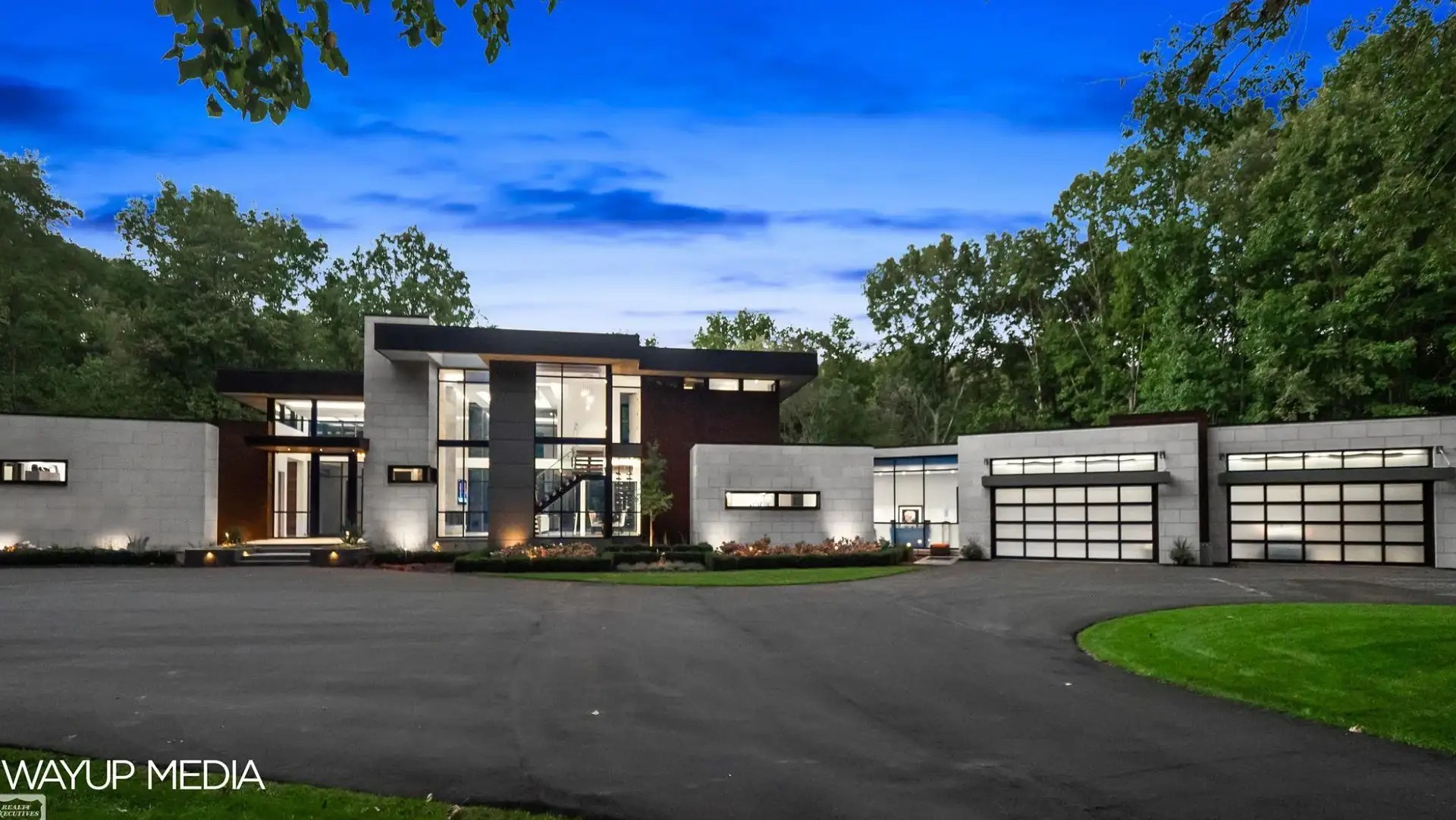 Contemporary Michigan Home On 12 Acres (PHOTOS)