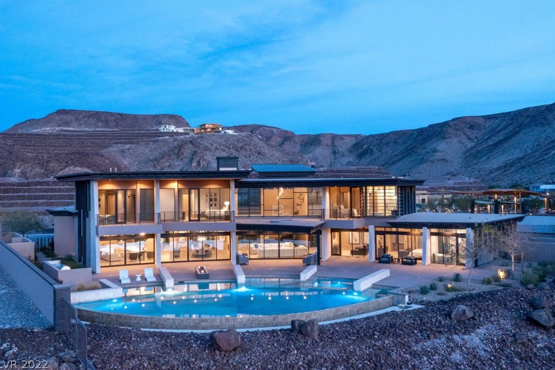 8 Million Contemporary Home In Nevada (PHOTOS)