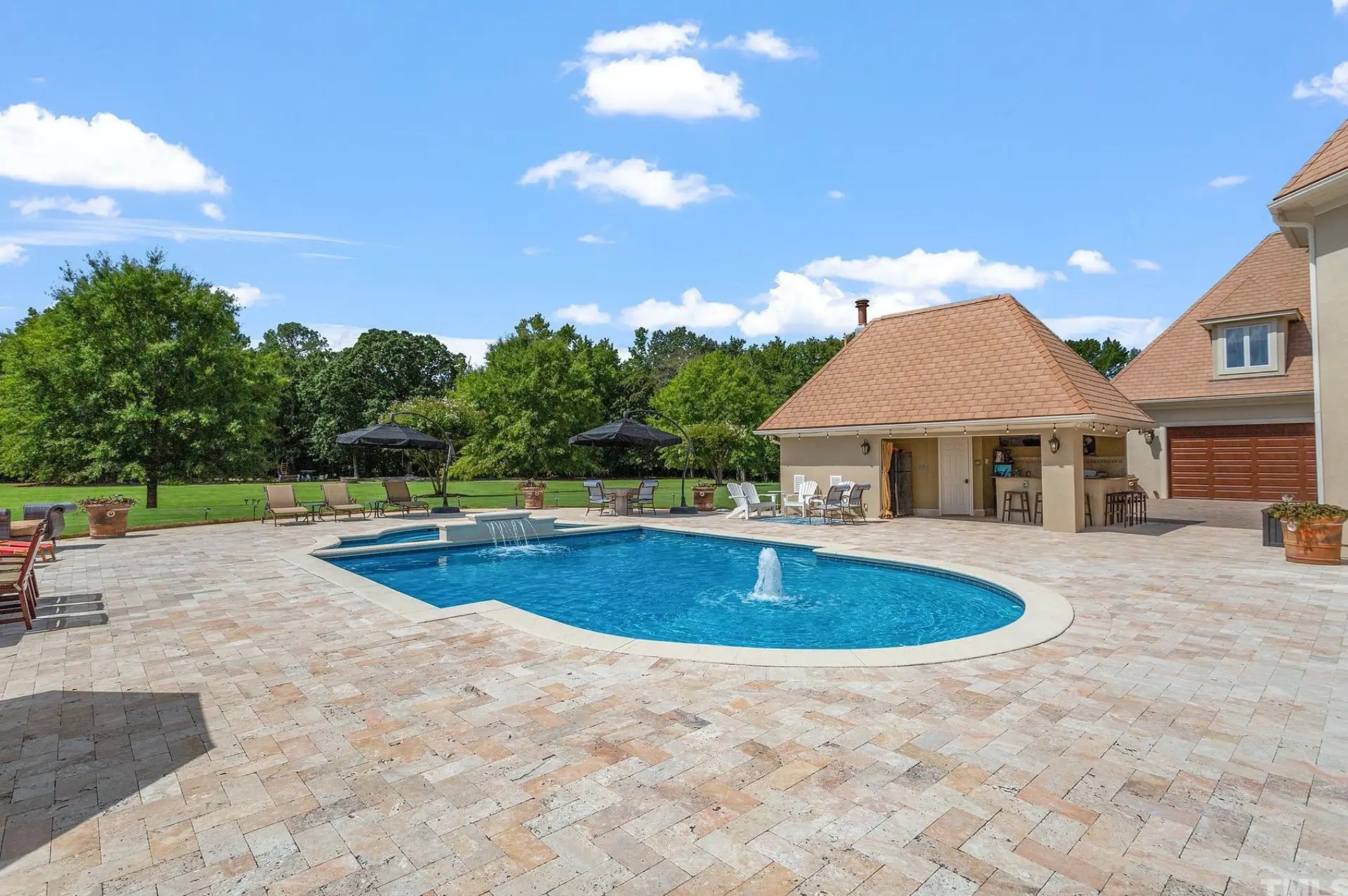 73 Acre Estate In Pembroke, North Carolina (PHOTOS)