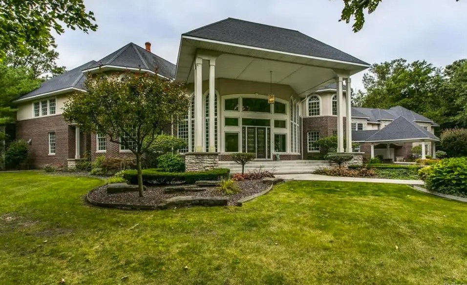 13,000 Square Foot Mansion For Only 750,000! Homes of the Rich