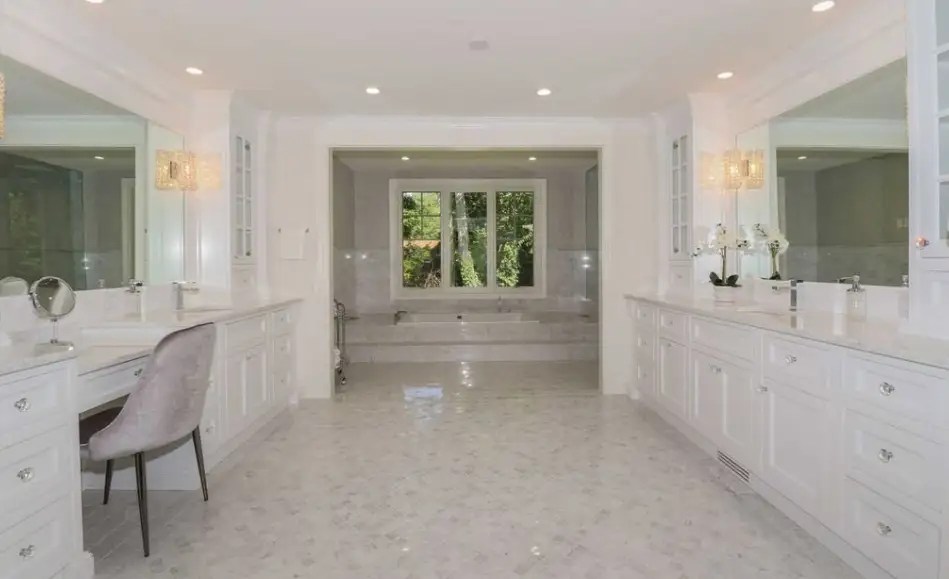 11,000 Square Foot Home On Long Island With Indoor Pool Homes of the Rich