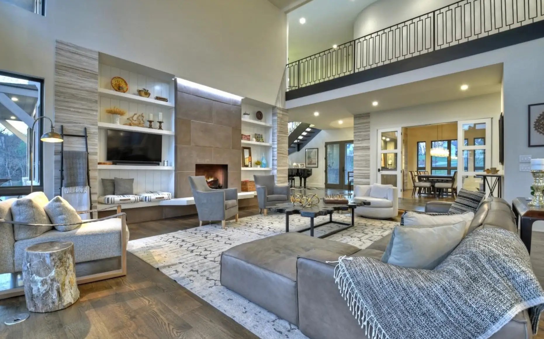 Lakefront Home In Blairsville, (PHOTOS)