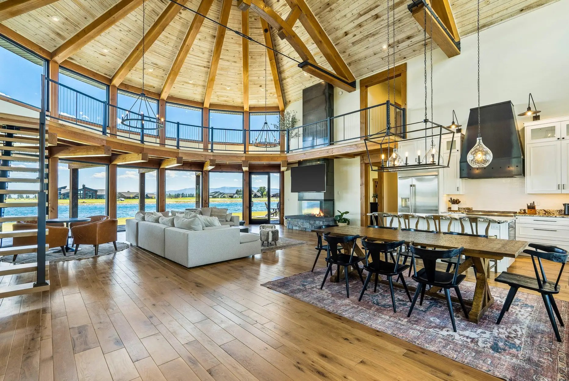 Luxury Waterfront Home In Kalispell, Montana (PHOTOS)