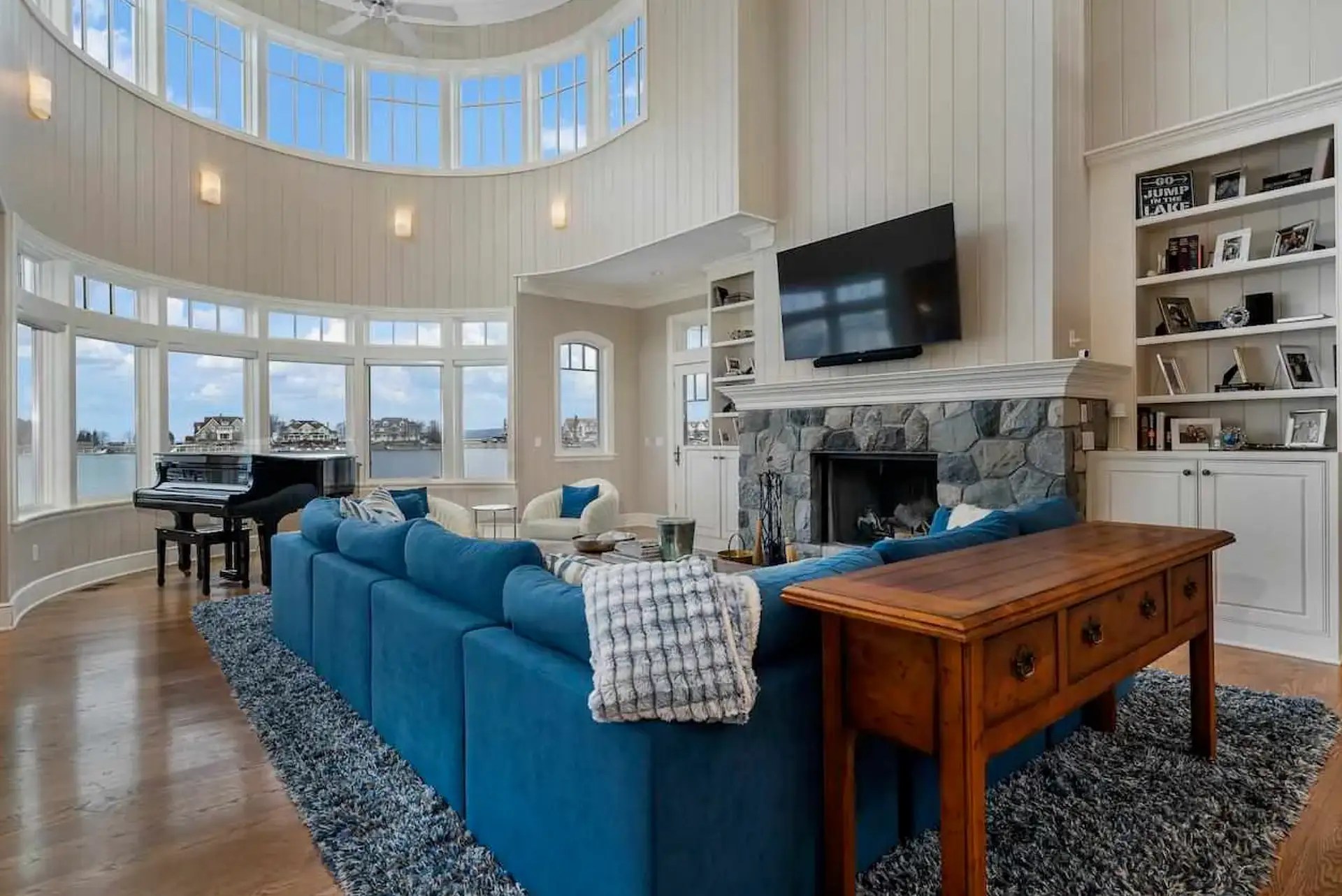Waterfront Home In Bay Harbor, Michigan (PHOTOS)