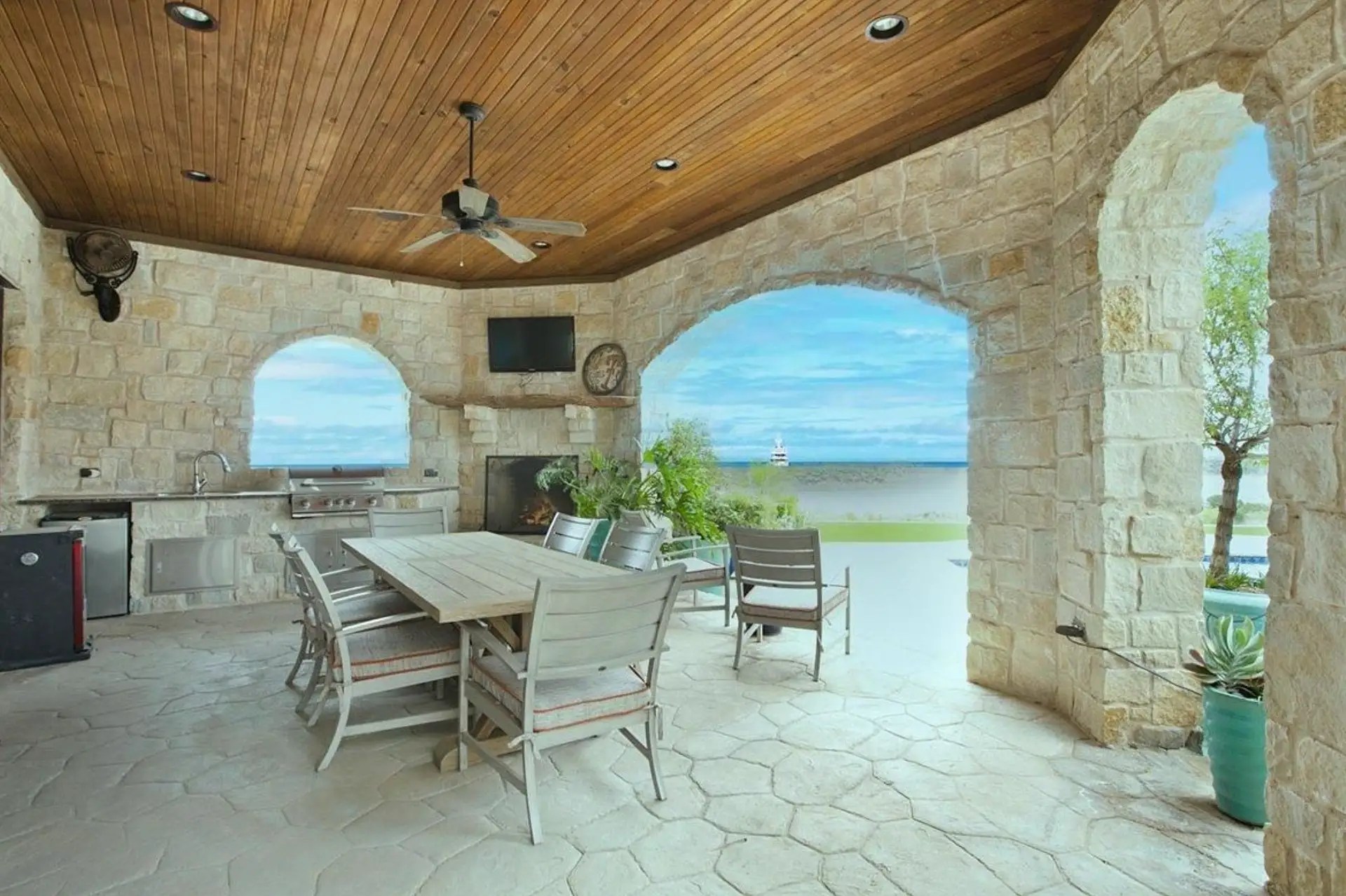 3 Million Lakefront Home In Justiceburg, Texas (PHOTOS)
