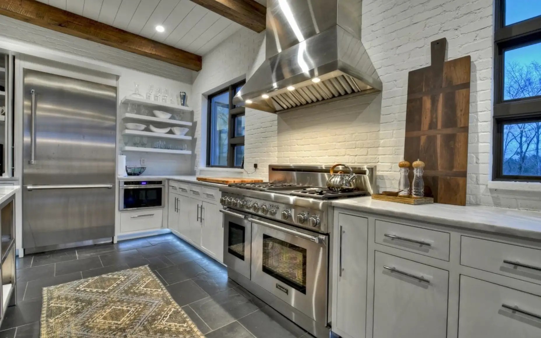 Lakefront Home In Blairsville, (PHOTOS)