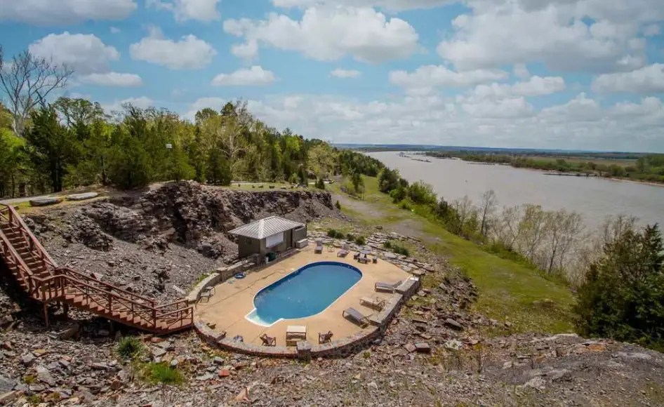 2.5 Million Riverfront Home In Conway, Arkansas Homes of the Rich