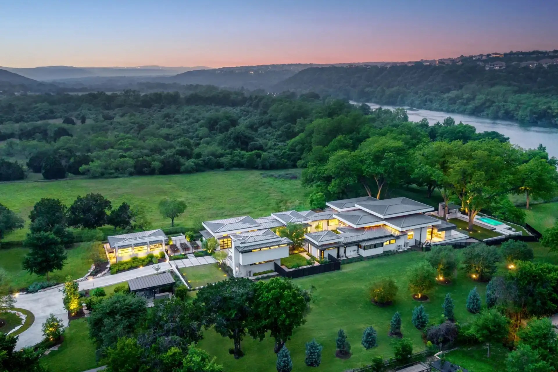 50 Million Lakefront Estate In Austin, Texas (PHOTOS)