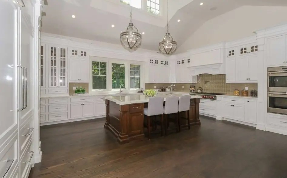 11,000 Square Foot Home On Long Island With Indoor Pool Homes of the Rich