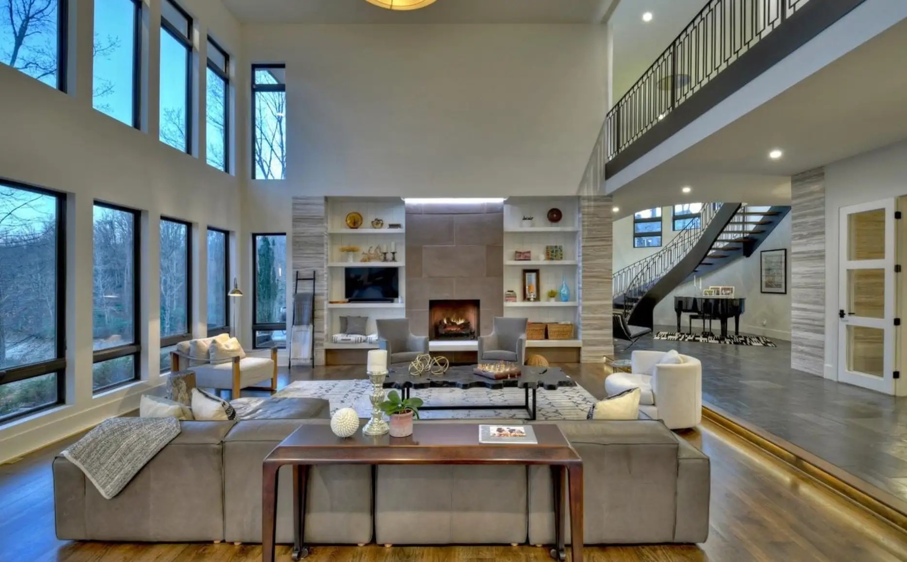 Lakefront Home In Blairsville, (PHOTOS)