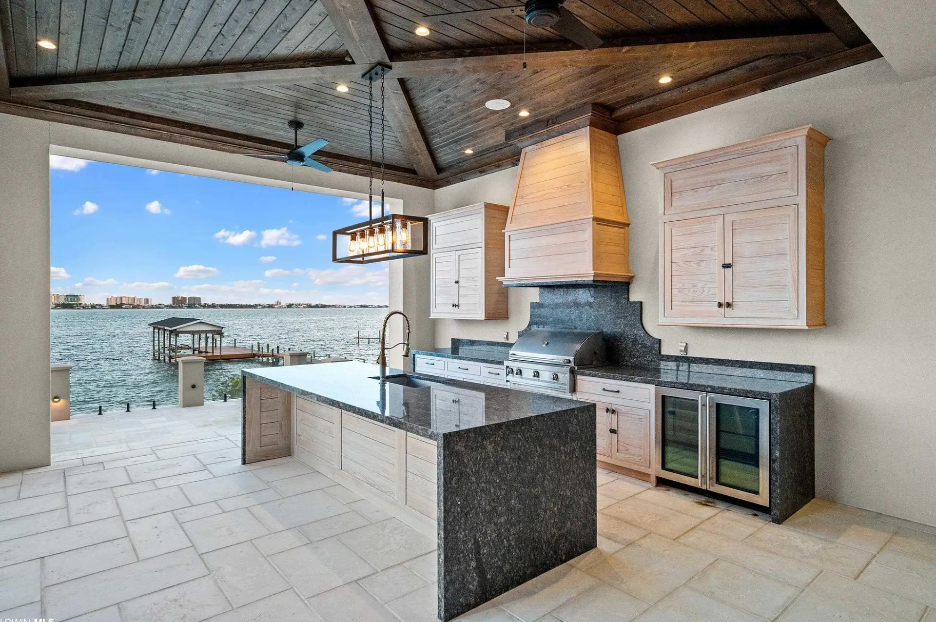 8 Million Waterfront Home In Alabama (PHOTOS)