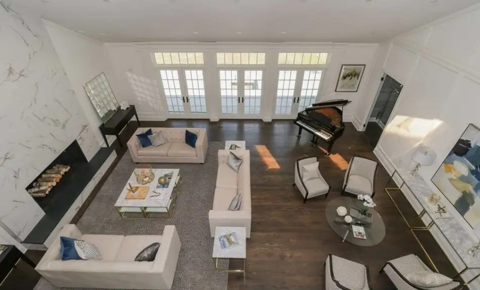 11,000 Square Foot Home On Long Island With Indoor Pool Homes of the Rich
