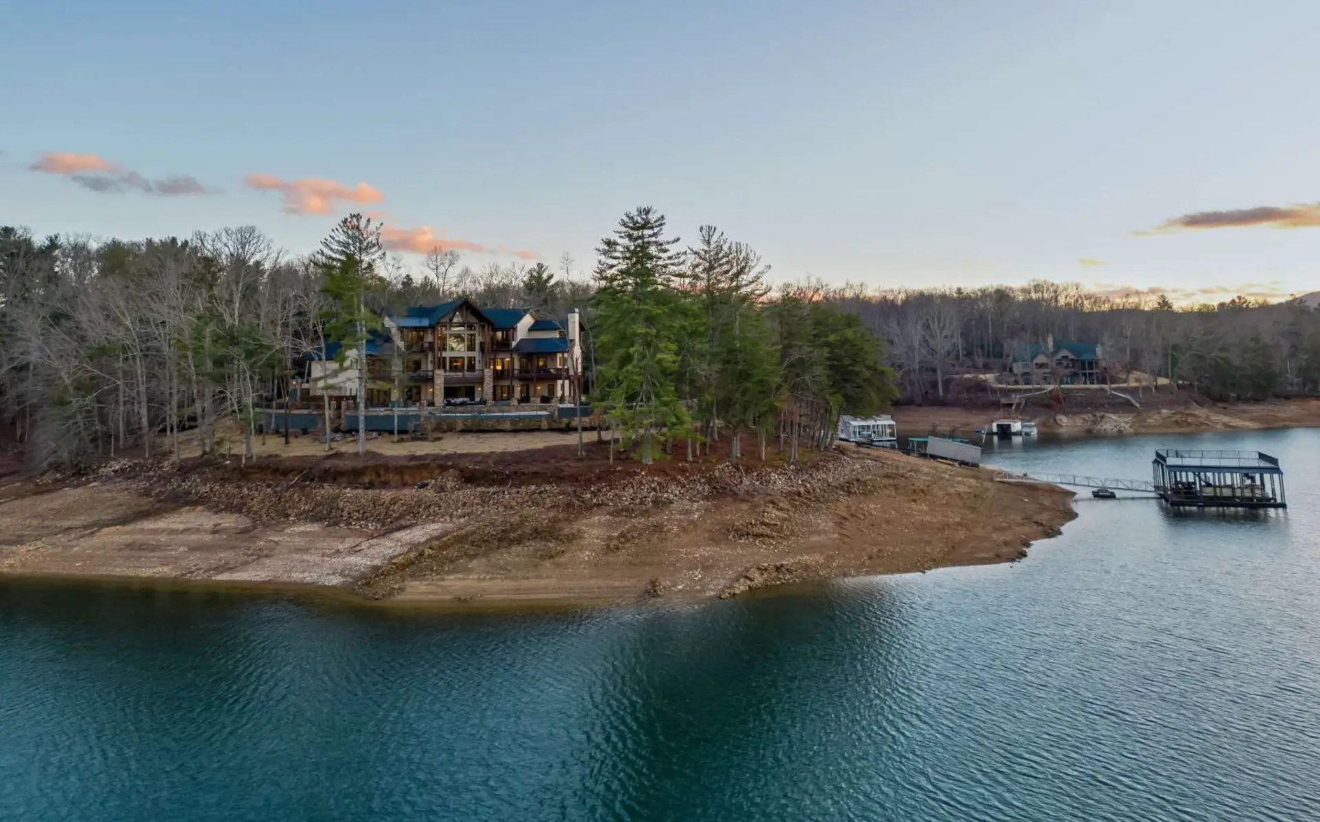 Lakefront Home In Blue Ridge, (PHOTOS)