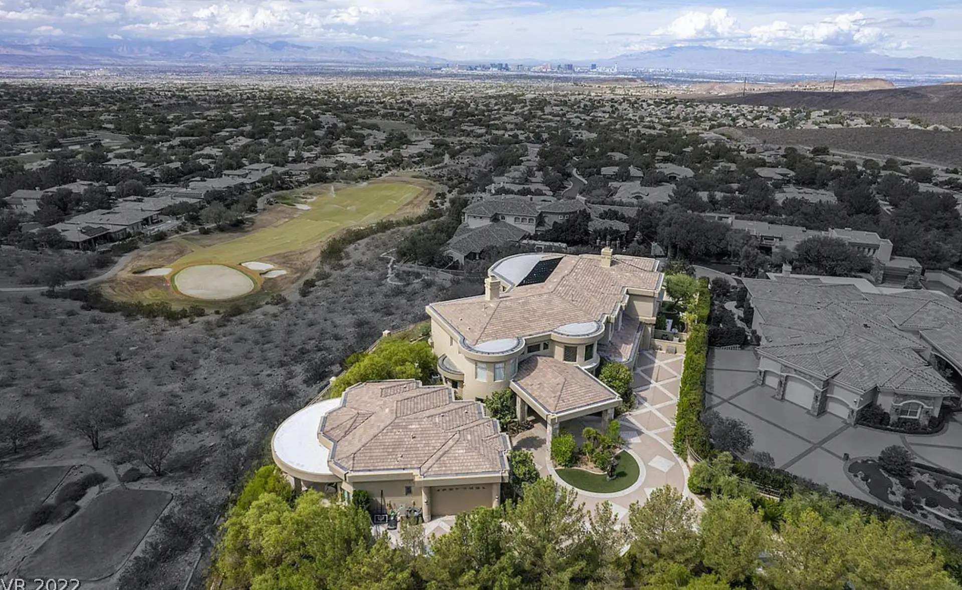 10 Million Contemporary Home In Nevada (PHOTOS)